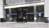 北京西便门维修地弹簧 玻璃门地簧维修